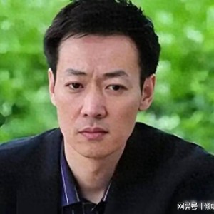 盛世娱乐-朱媛媛去世不到一年，52岁辛柏青现身春晚彩排，恶心的一幕出现了